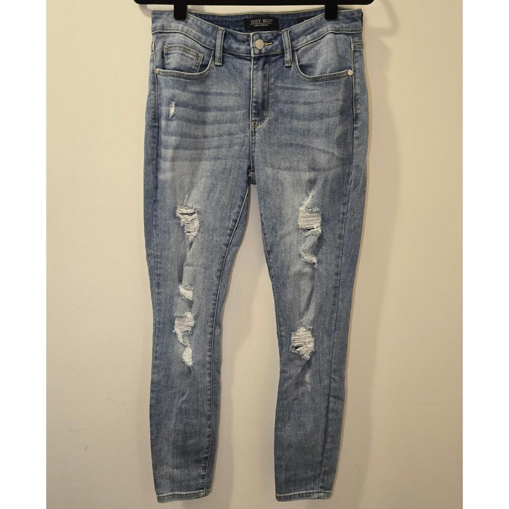 Judy Blue Women’s Skinny Fit Mid Rise Light Wash Distressed Jeans Size 30